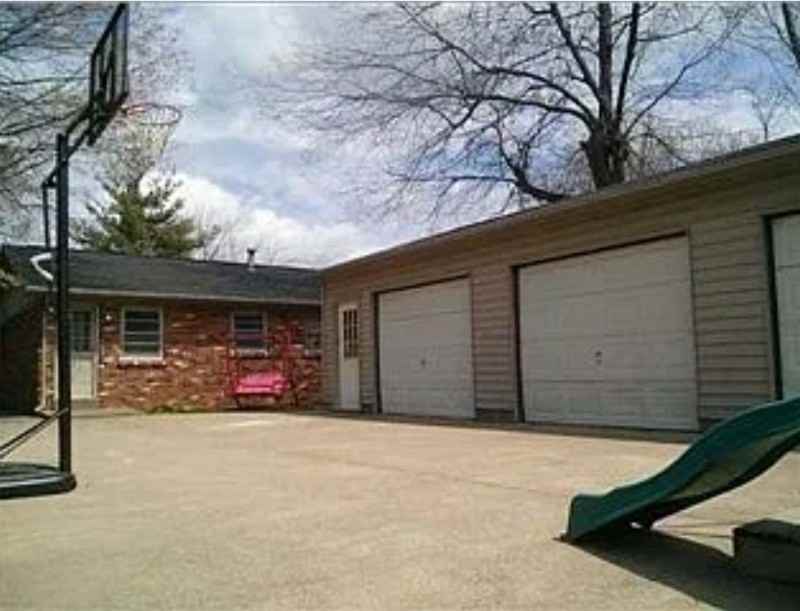 2257 E Eichel Ave - Photo 3 of 15