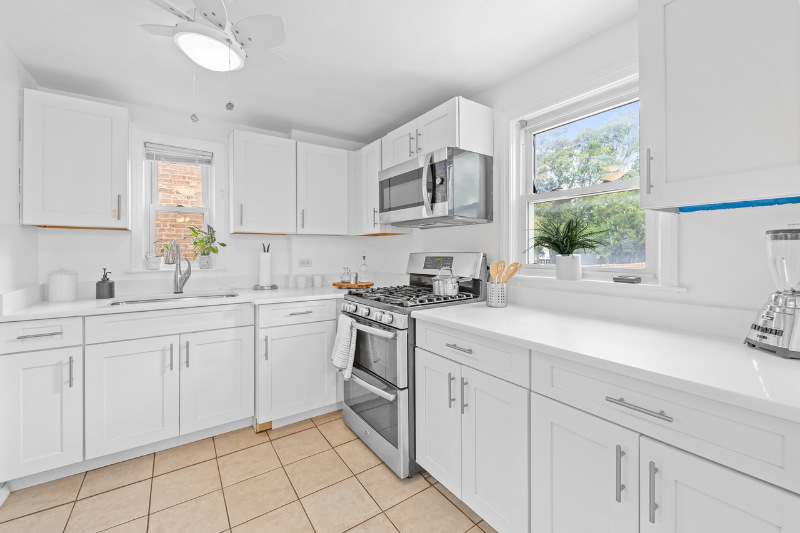 3521 S Austin Blvd - Photo 7 of 13