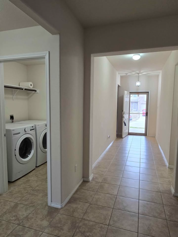 3901 Endicott Dr - Photo 4 of 4