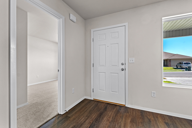 2801 W Mclaren Dr - Photo 3 of 20