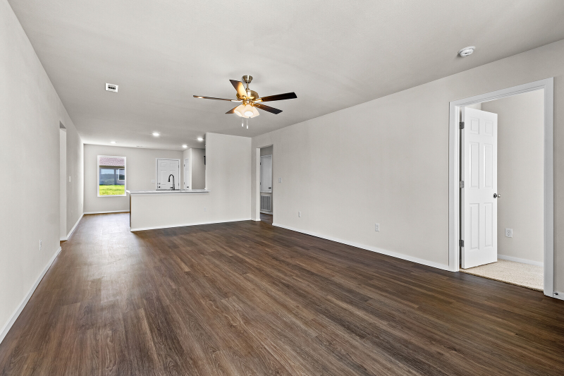 2801 W Mclaren Dr - Photo 4 of 20