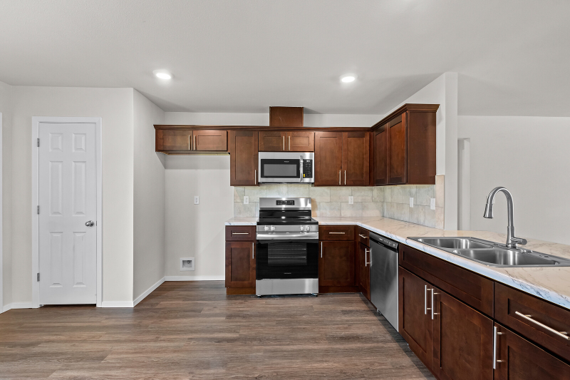 2801 W Mclaren Dr - Photo 6 of 20