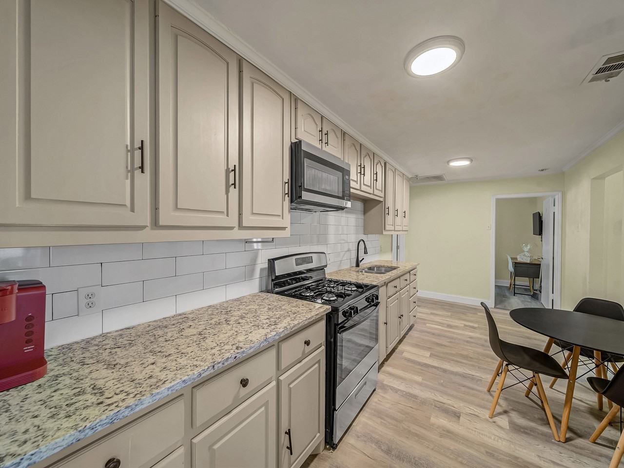 Searcy Dr - Photo 3 of 11