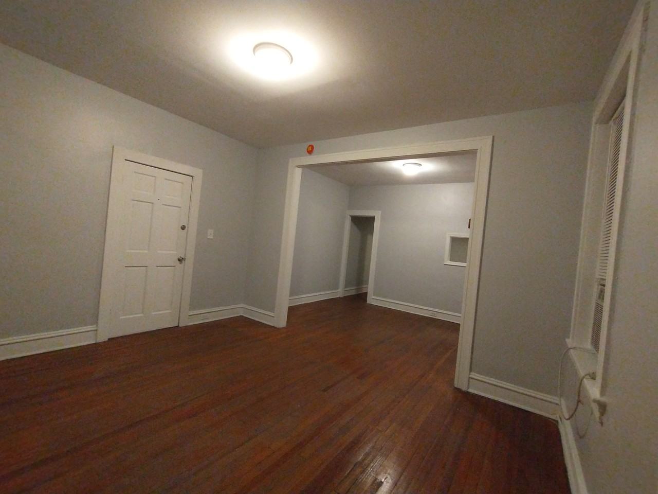 307 Dolphin St #2C - Photo 2 of 10