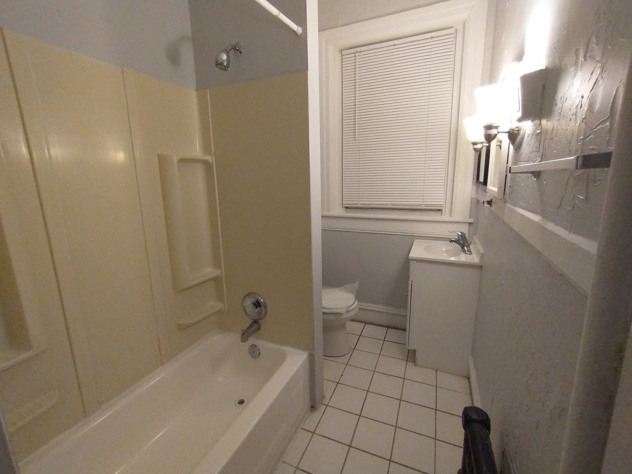 307 Dolphin St #2C - Photo 5 of 10