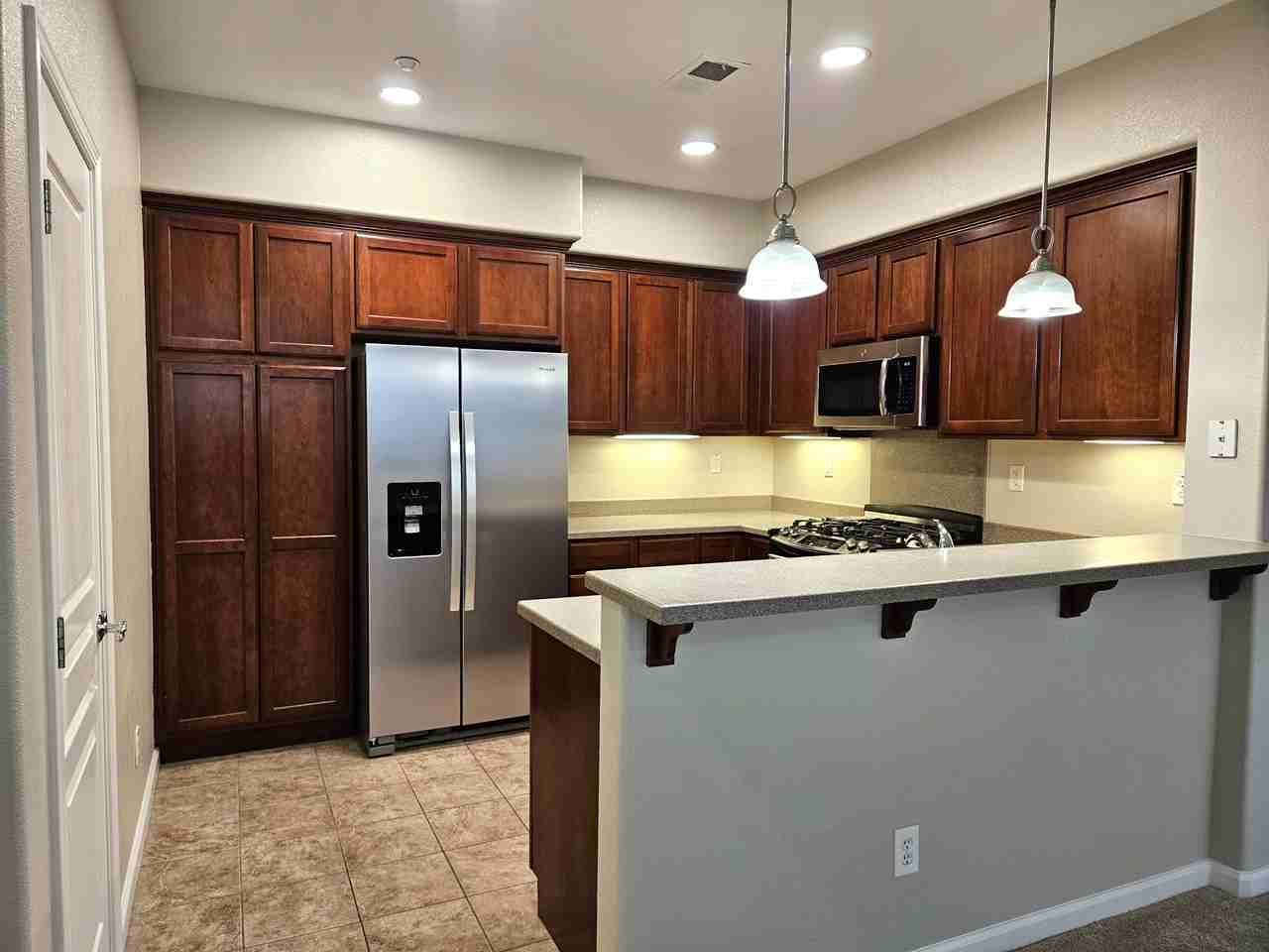 143 W Saltillo Ln - Photo 3 of 33