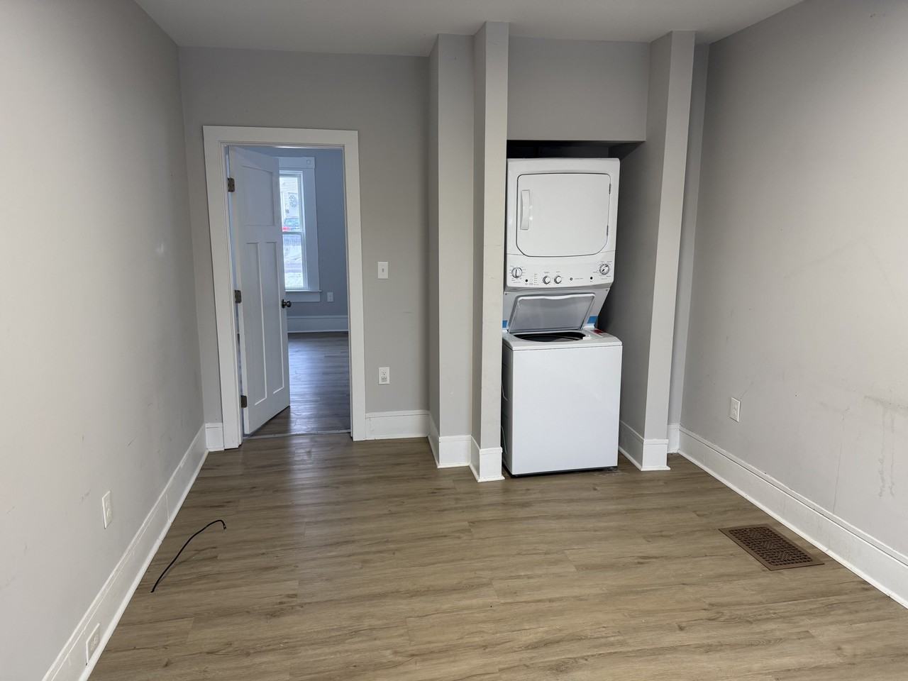 2325 Oak St #23-1 - Photo 7 of 9