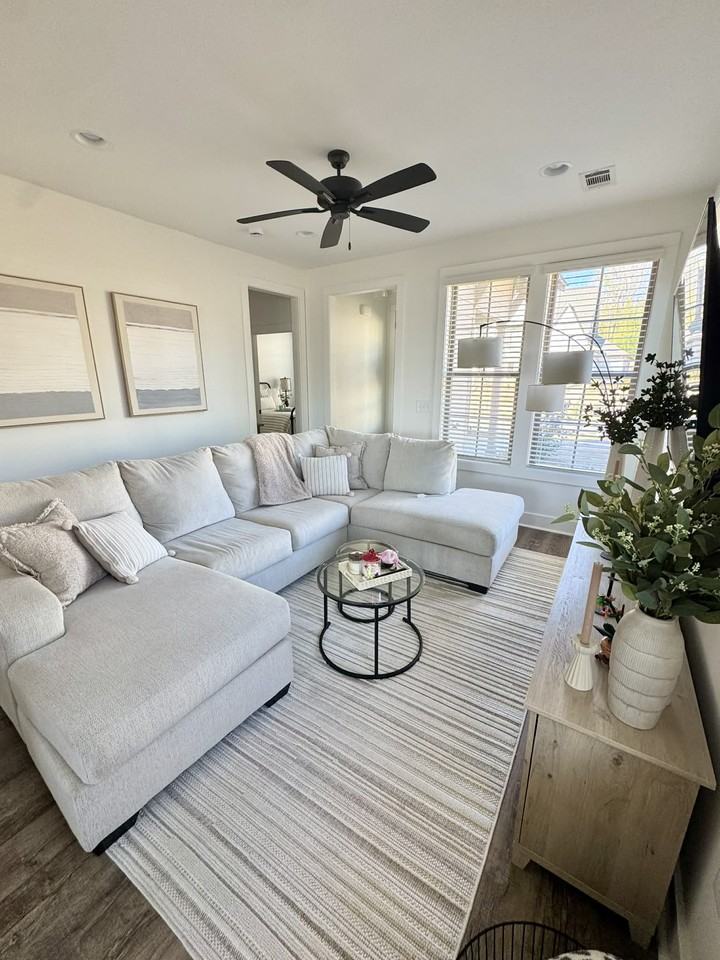 327 Northgate Blvd #20 - Photo 3 of 15