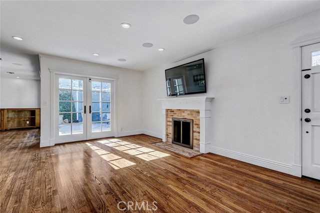 456 30th St - Photo 2 of 8