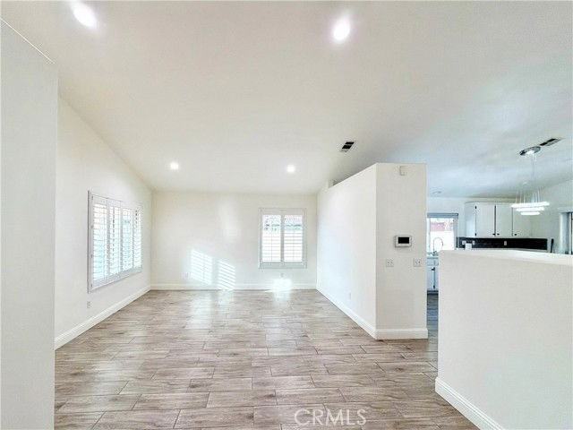 37116 Alder St - Photo 3 of 8
