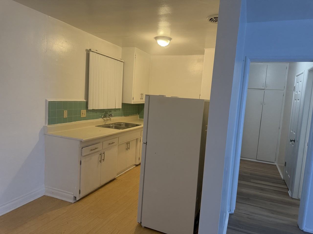 8700 Parthenia Pl #2 - Photo 4 of 21