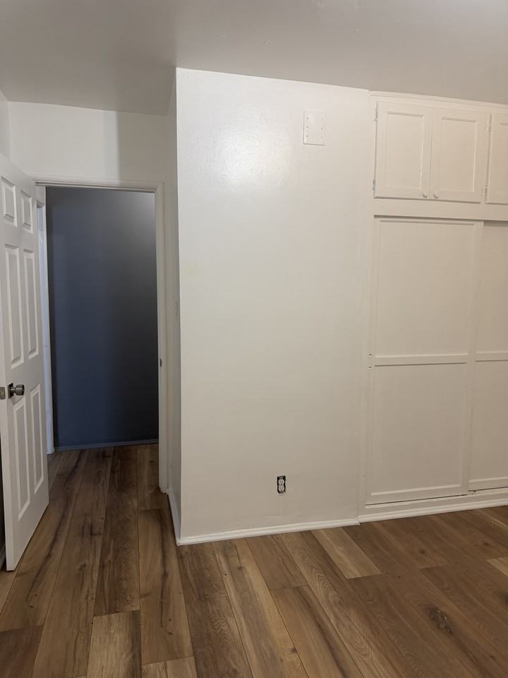 8700 Parthenia Pl #2 - Photo 7 of 21