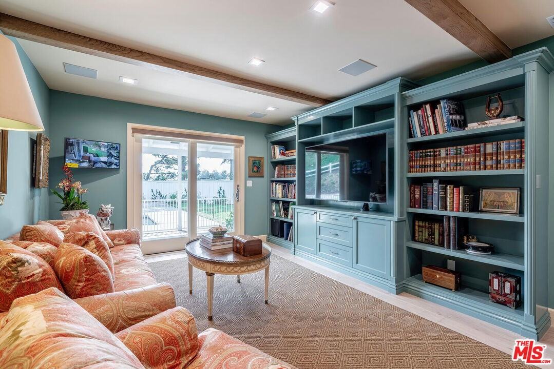 10821 Savona Rd - Photo 3 of 8
