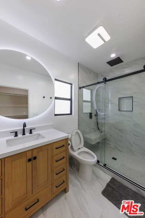 9024 Phyllis Ave #B - Photo 3 of 8