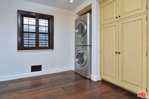 featured image of 6111 San Vicente Blvd