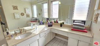 137 S Rexford Dr - Photo 1 of 1