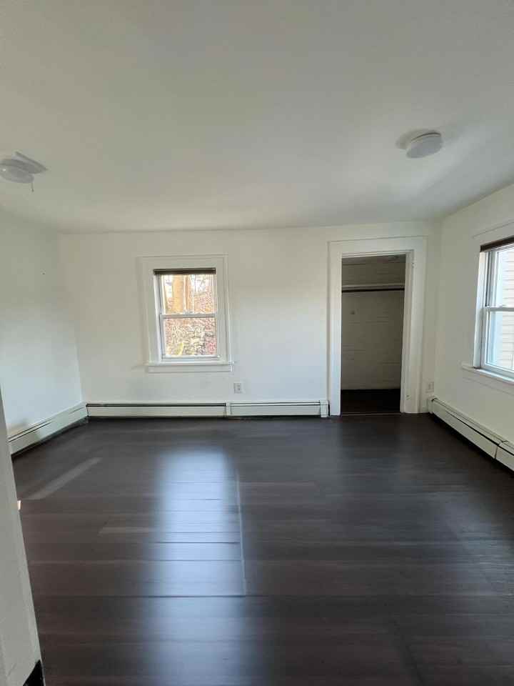 17 Gifford Ave #NA - Photo 6 of 9