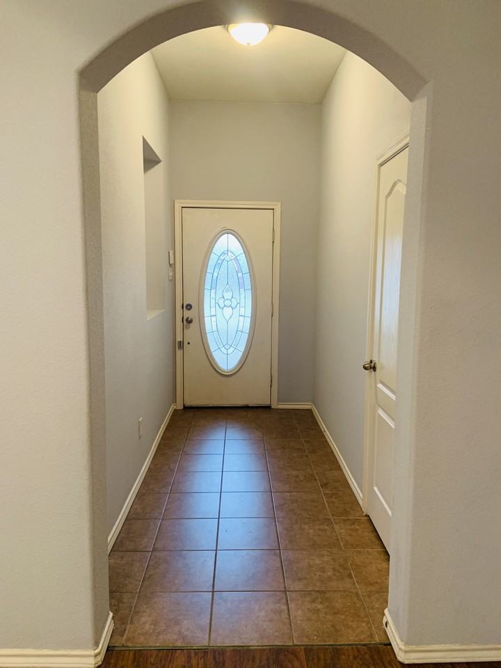 1613 Makayla Ln #NA - Photo 3 of 29