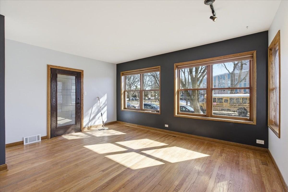 5218 N Lieb Ave #1 - Photo 2 of 16