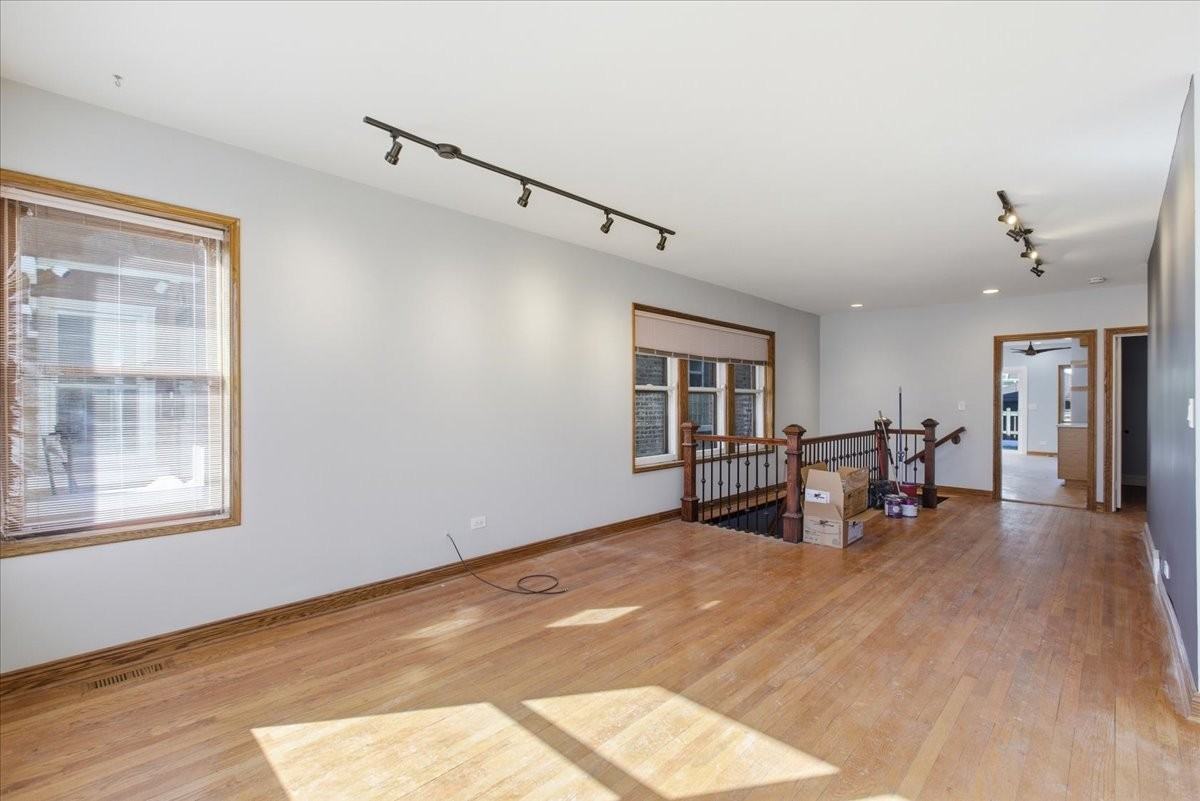 5218 N Lieb Ave #1 - Photo 3 of 16