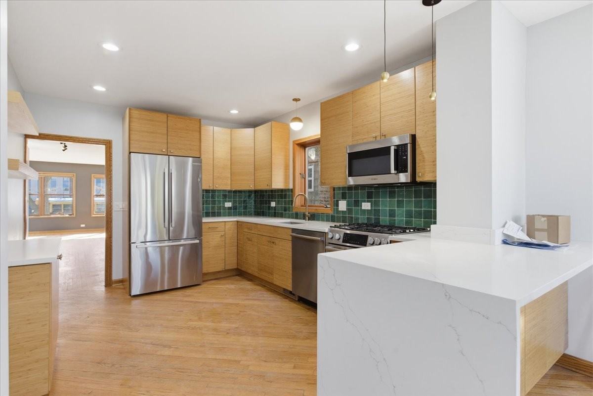 5218 N Lieb Ave #1 - Photo 5 of 16