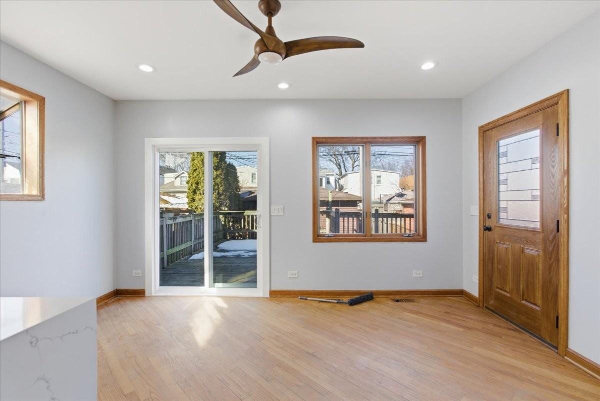 5218 N Lieb Ave #1 - Photo 6 of 16