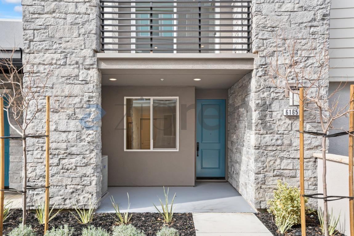 6165 Raven Ave - Photo 4 of 31