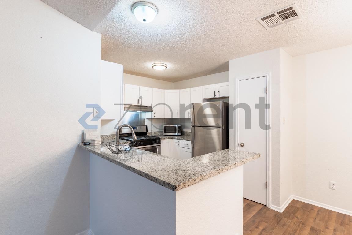 12900 Widge Dr - Photo 5 of 25