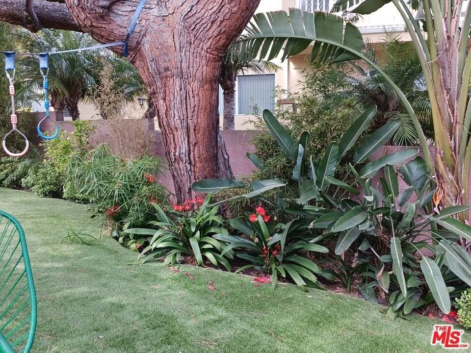 3859 S Cochran Ave - Photo 2 of 2