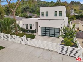 4203 Saugus Ave - Photo 1 of 1