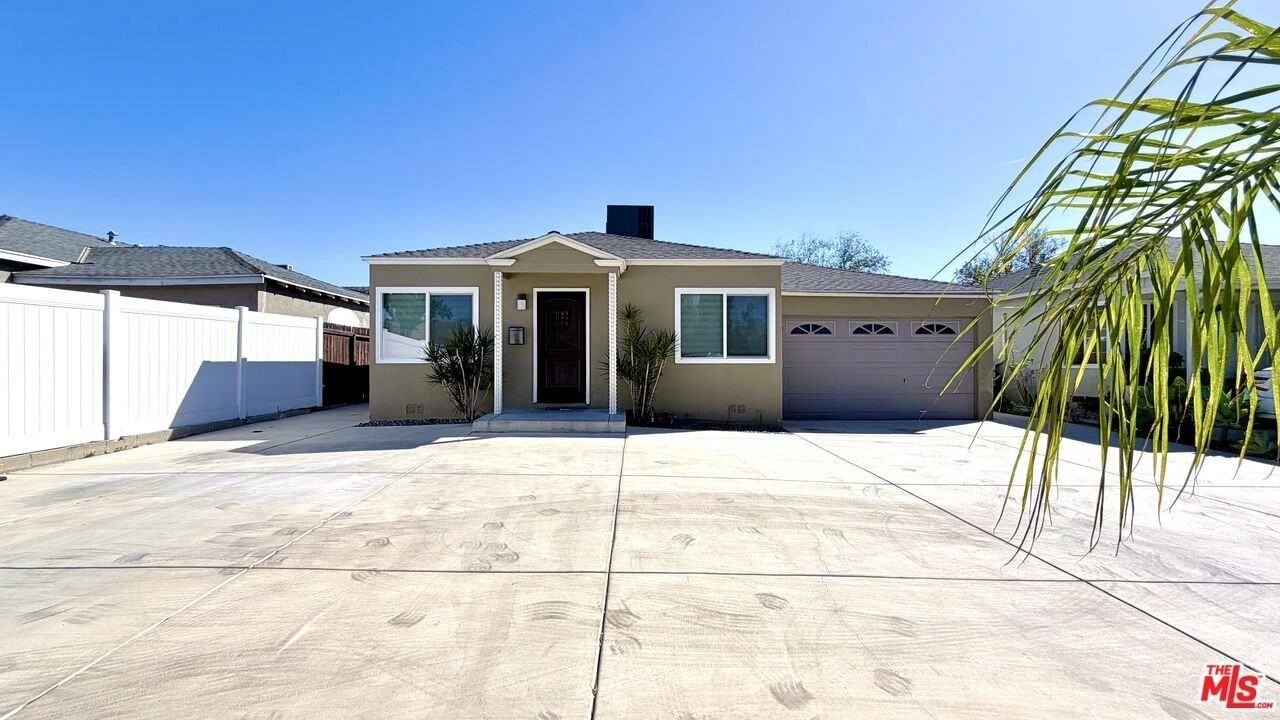 11836 Rialto St - Photo 2 of 34