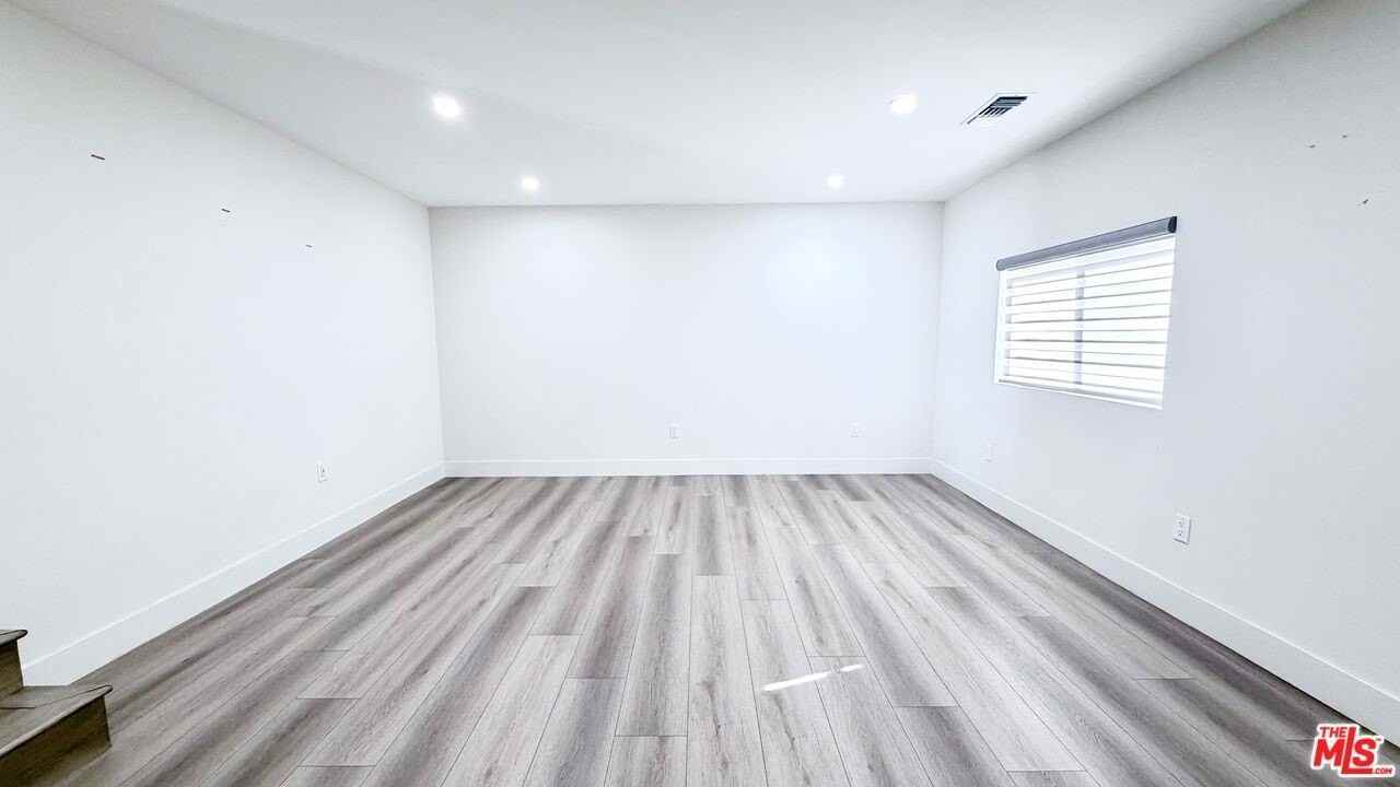 11836 Rialto St - Photo 4 of 34