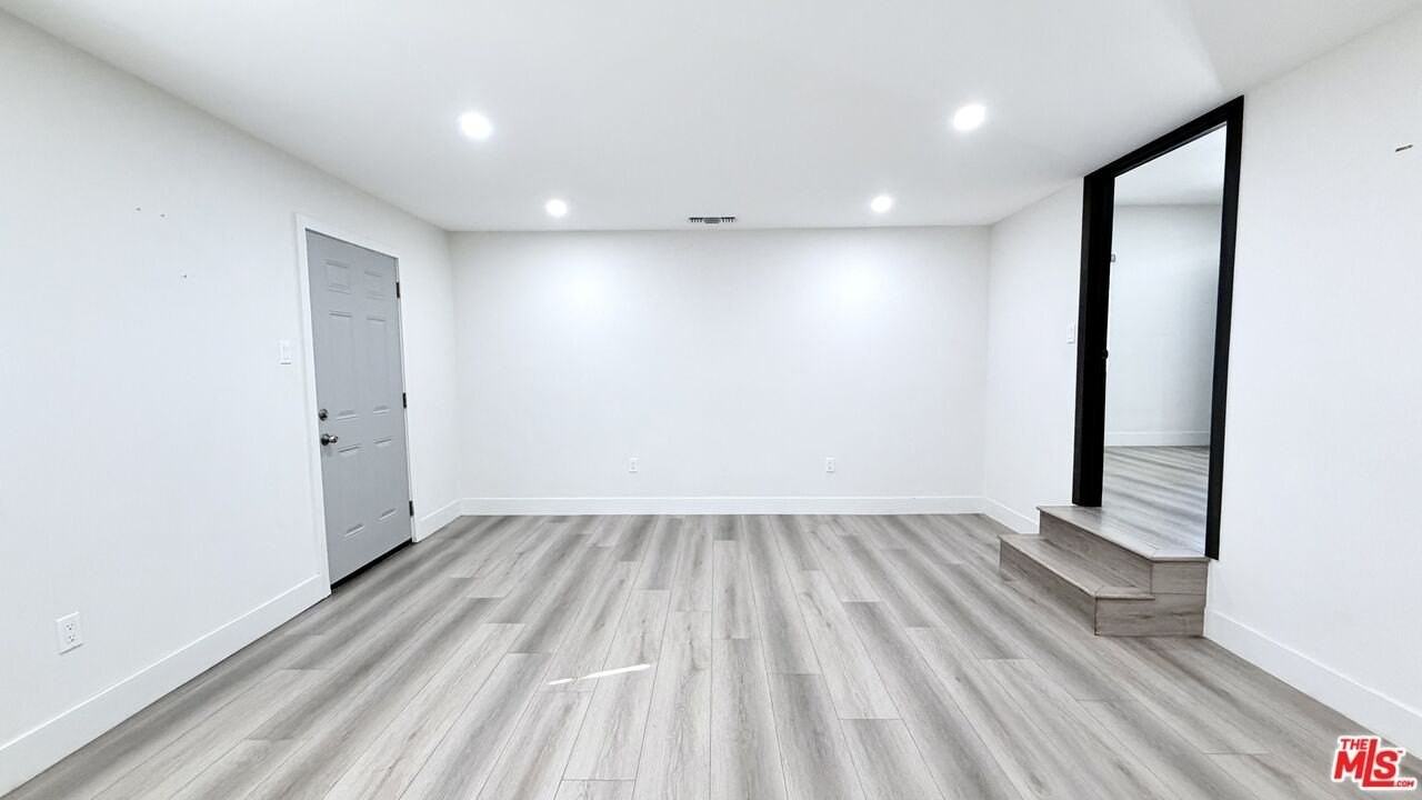 11836 Rialto St - Photo 5 of 34