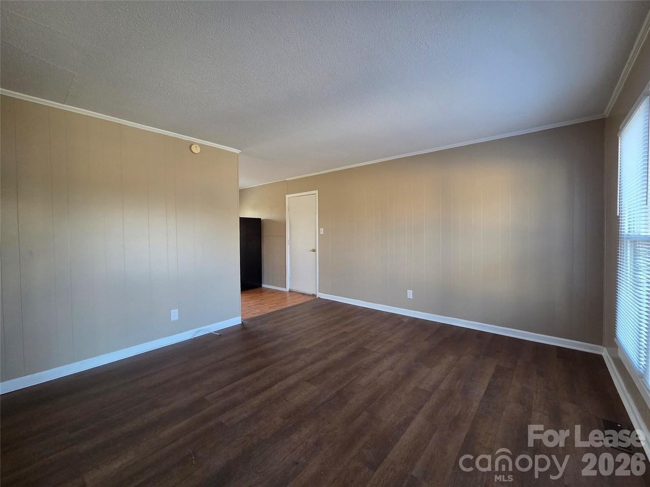 743 Clarinda St - Photo 6 of 13