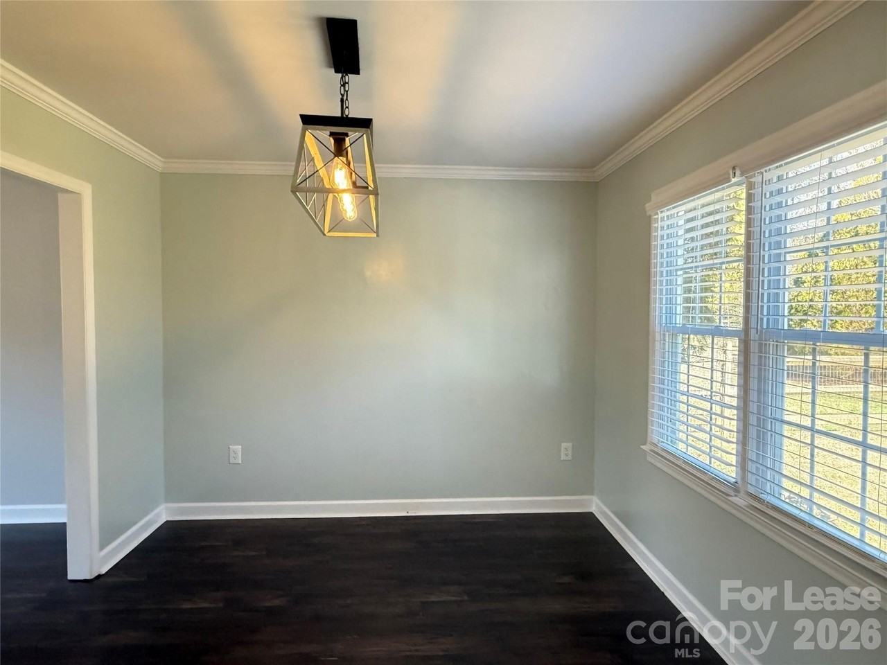 8708 Parkchester Dr - Photo 4 of 24