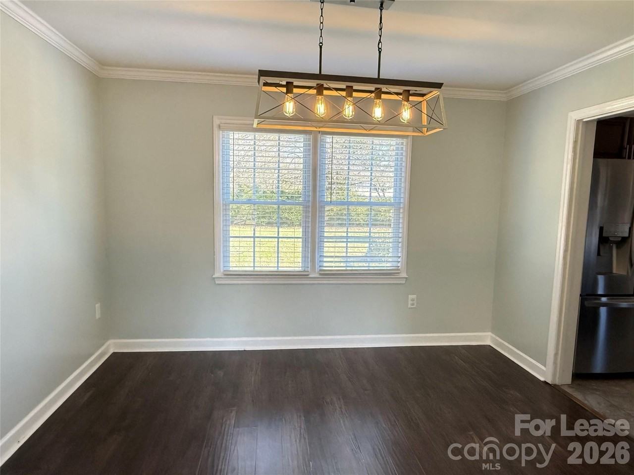 8708 Parkchester Dr - Photo 5 of 24