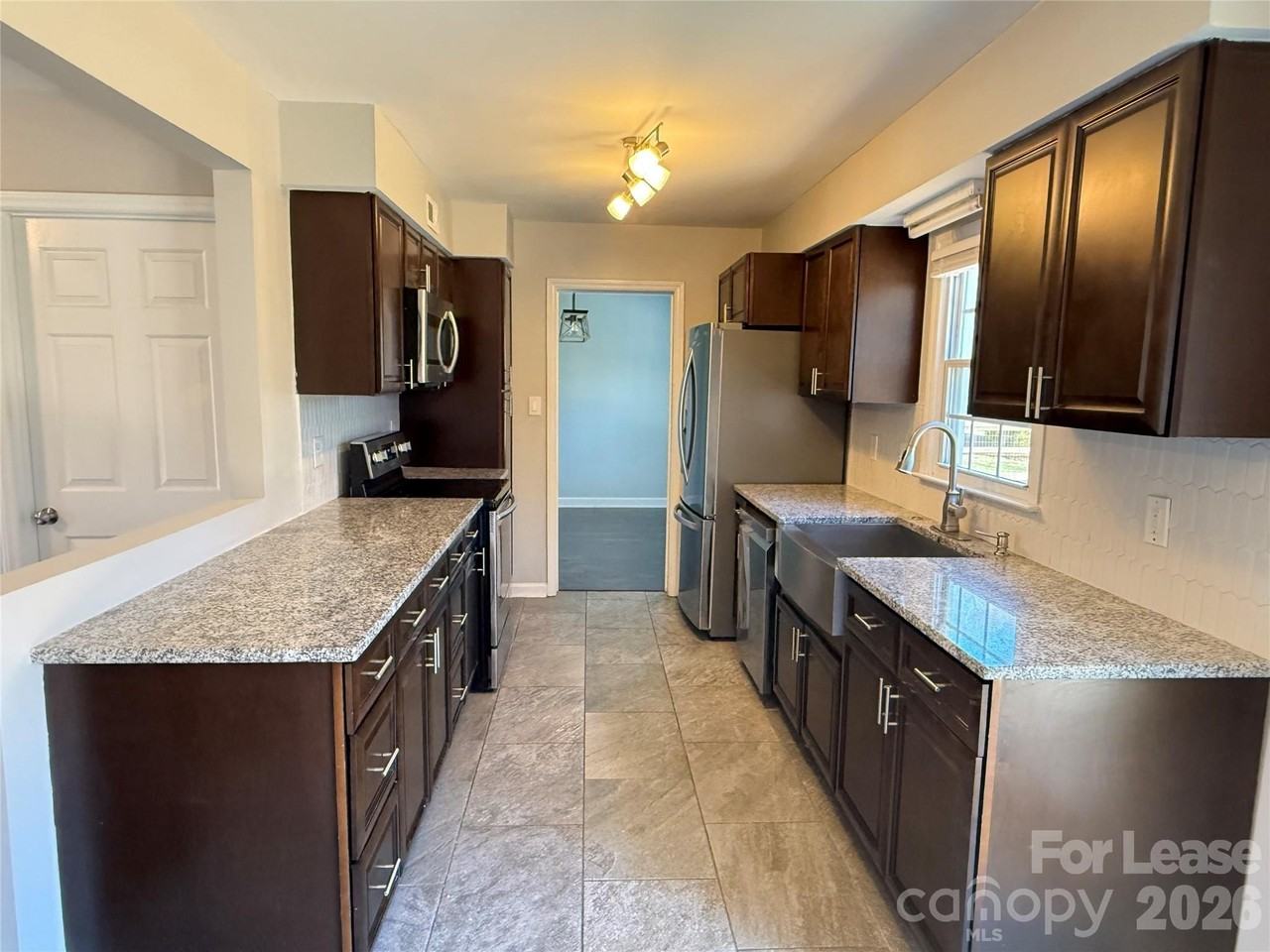 8708 Parkchester Dr - Photo 6 of 24