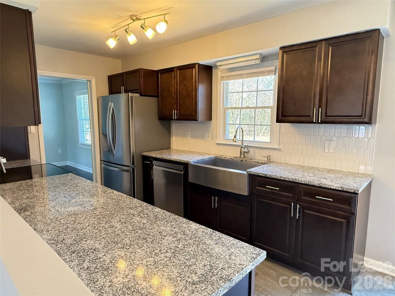 8708 Parkchester Dr - Photo 7 of 24