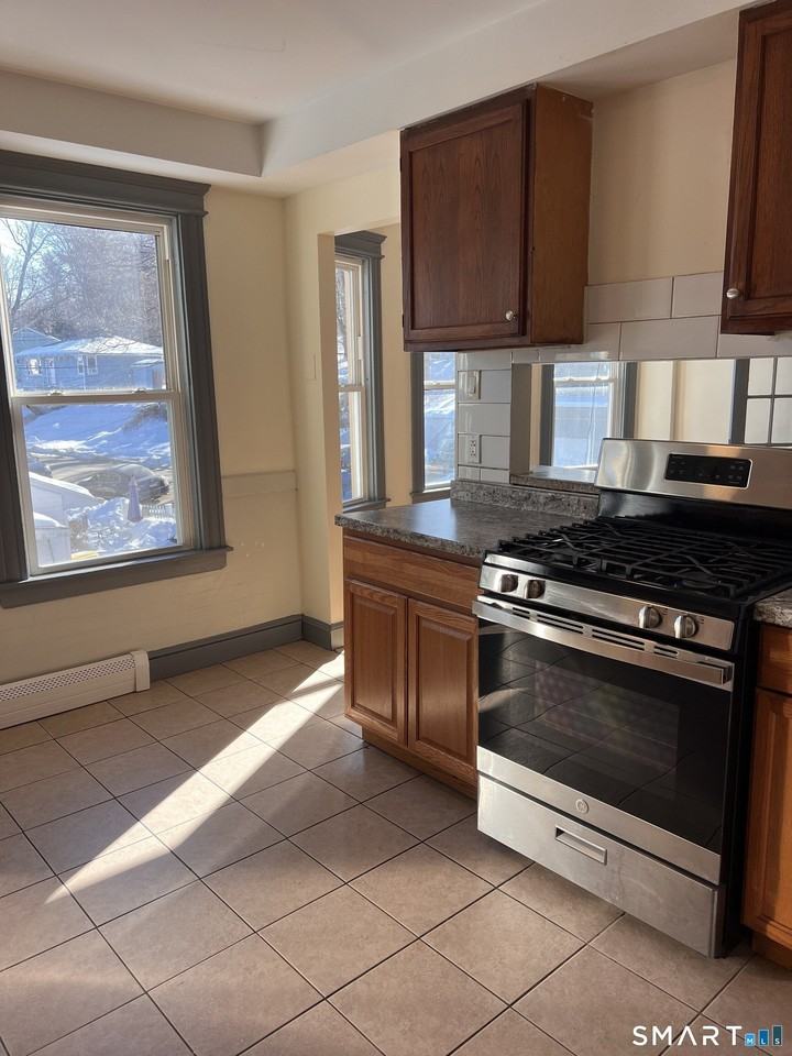 337 Wilson St 2nd Fl #2ndFL - Photo 3 of 19