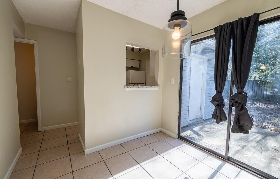 912 48th St - Photo 4 of 13