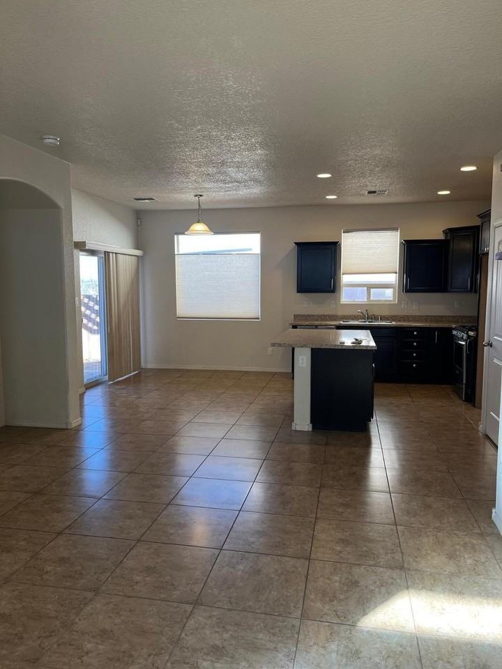 2027 Maywood Dr Se - Photo 2 of 15