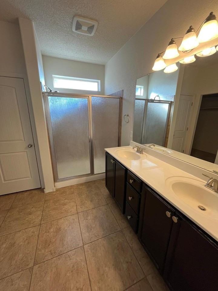 2027 Maywood Dr Se - Photo 6 of 15