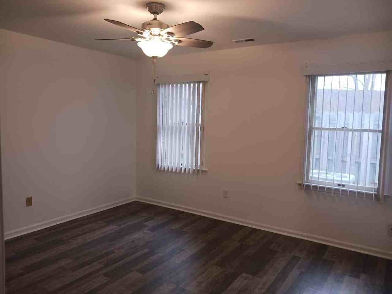 6070 Pennsylvania Dr - Photo 3 of 16