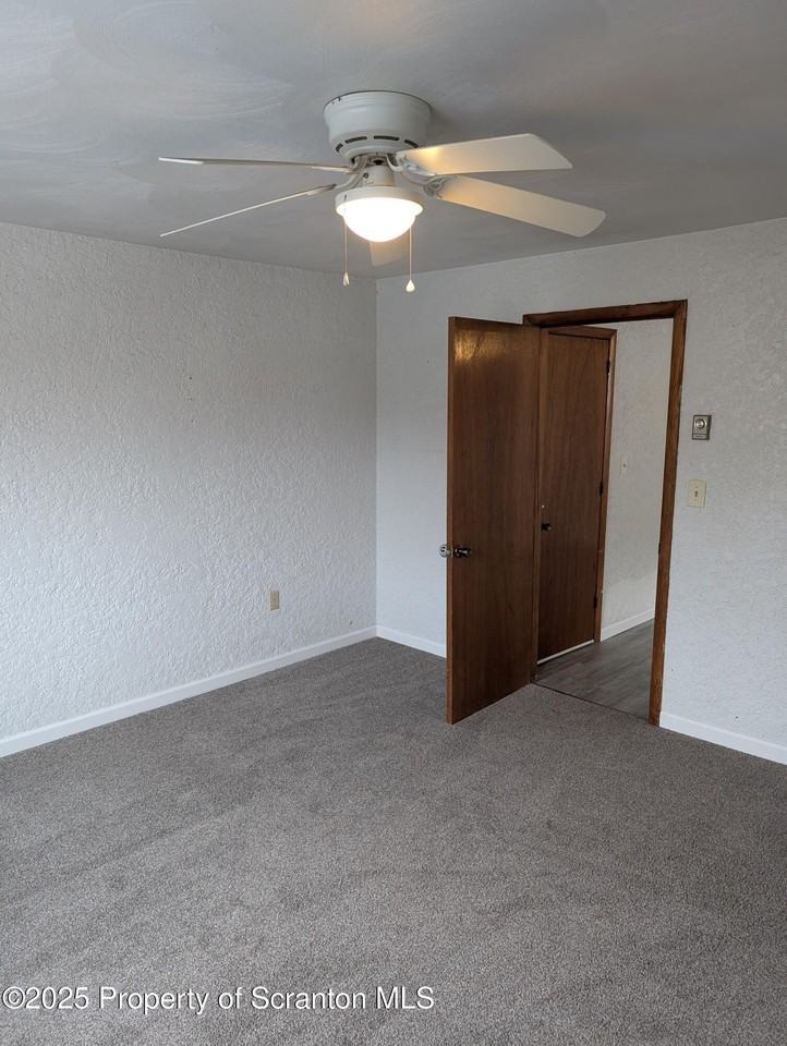 118 1/2 Broad St - Photo 6 of 10