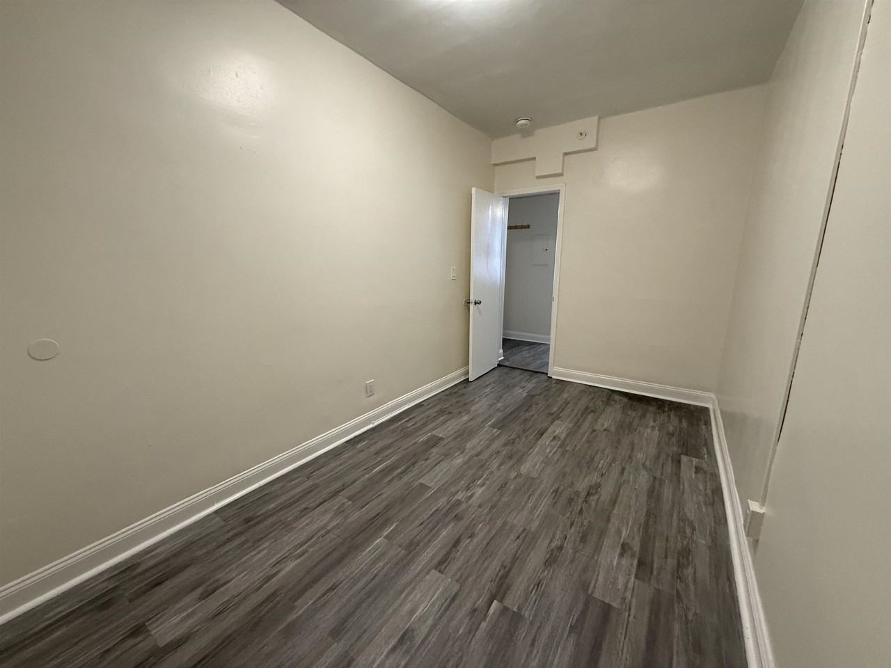 1513 Summit Ave #6 - Photo 7 of 10