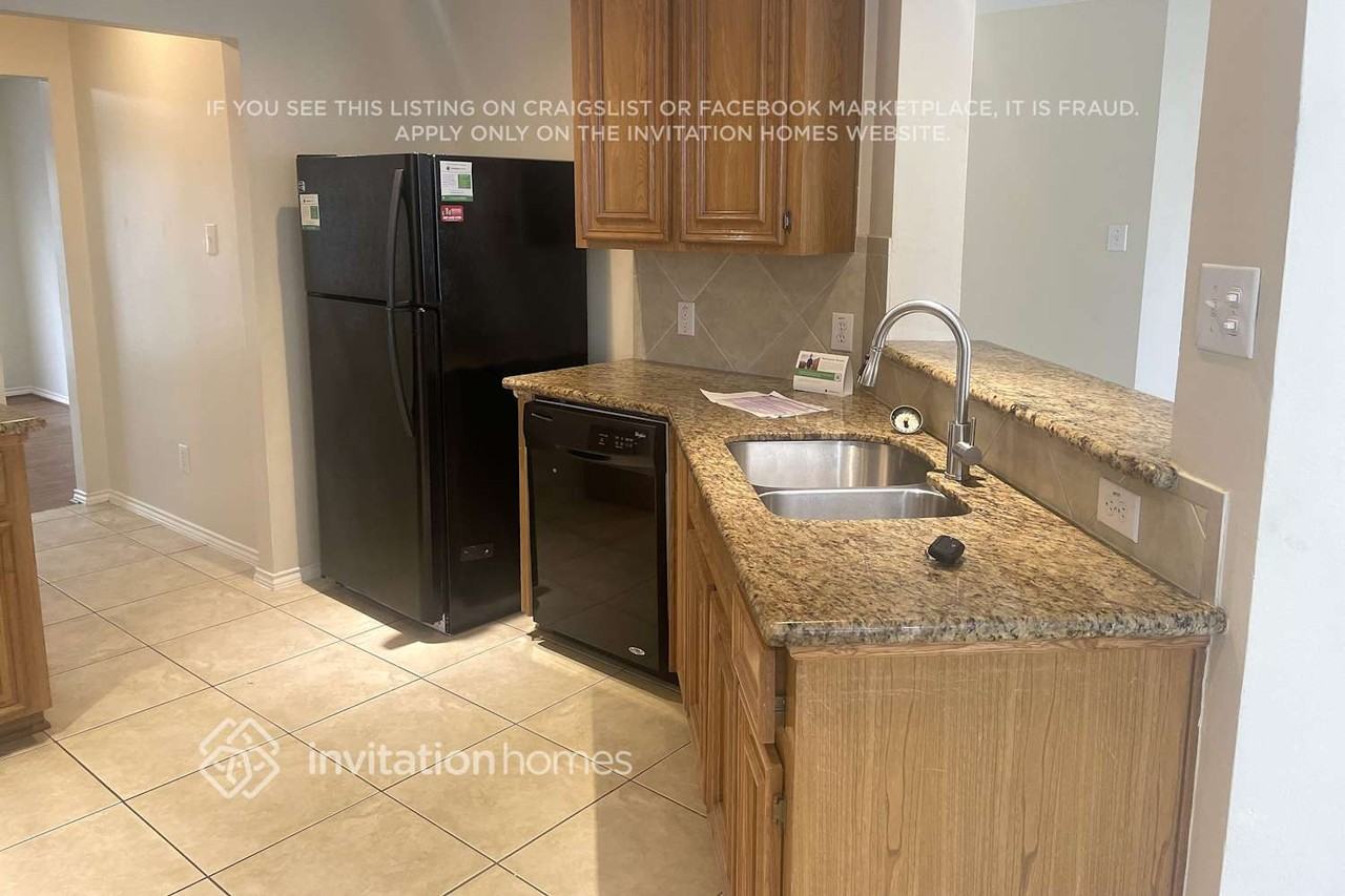 3208 Waterglen Ct - Photo 6 of 18