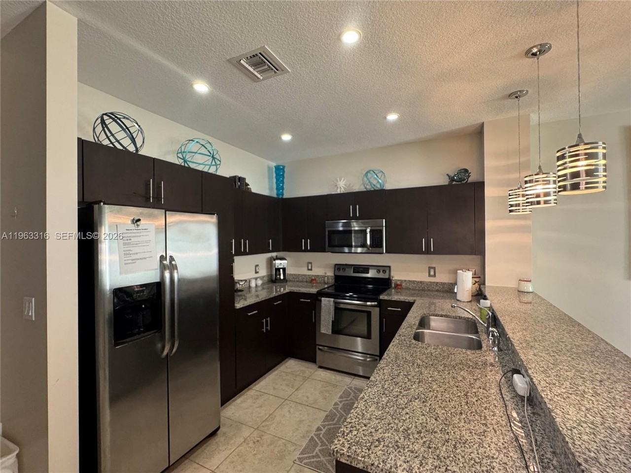 2333 Se 5th St - Photo 5 of 31