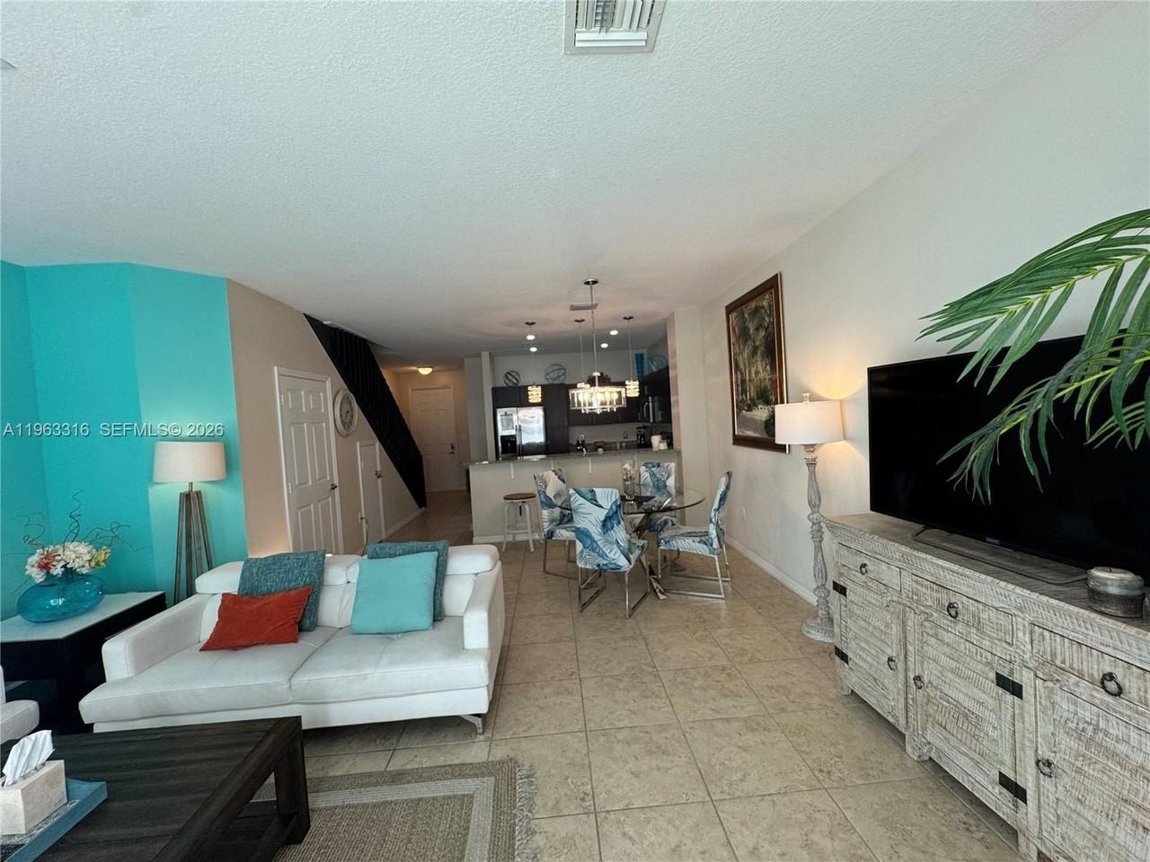 2333 Se 5th St - Photo 6 of 31