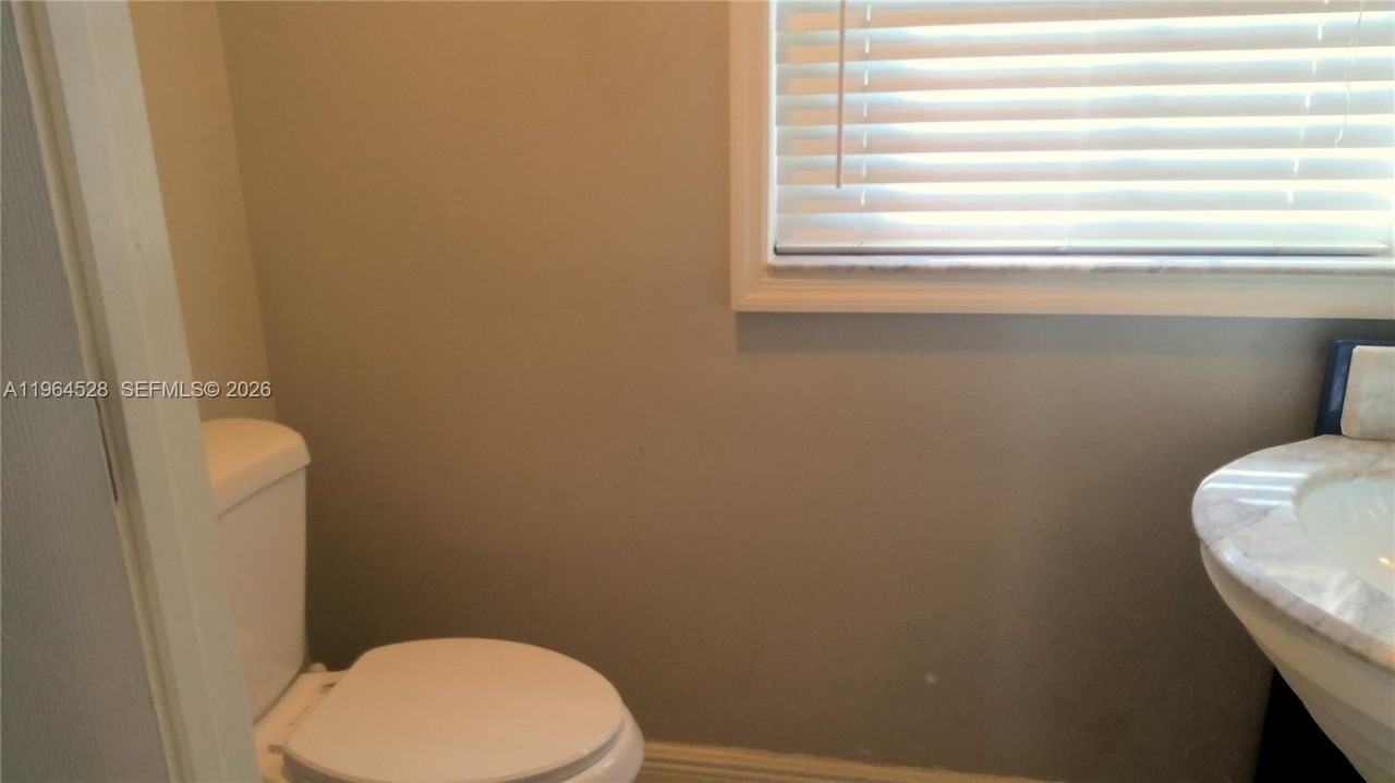 12614 Sw 54th Ct - Photo 6 of 27