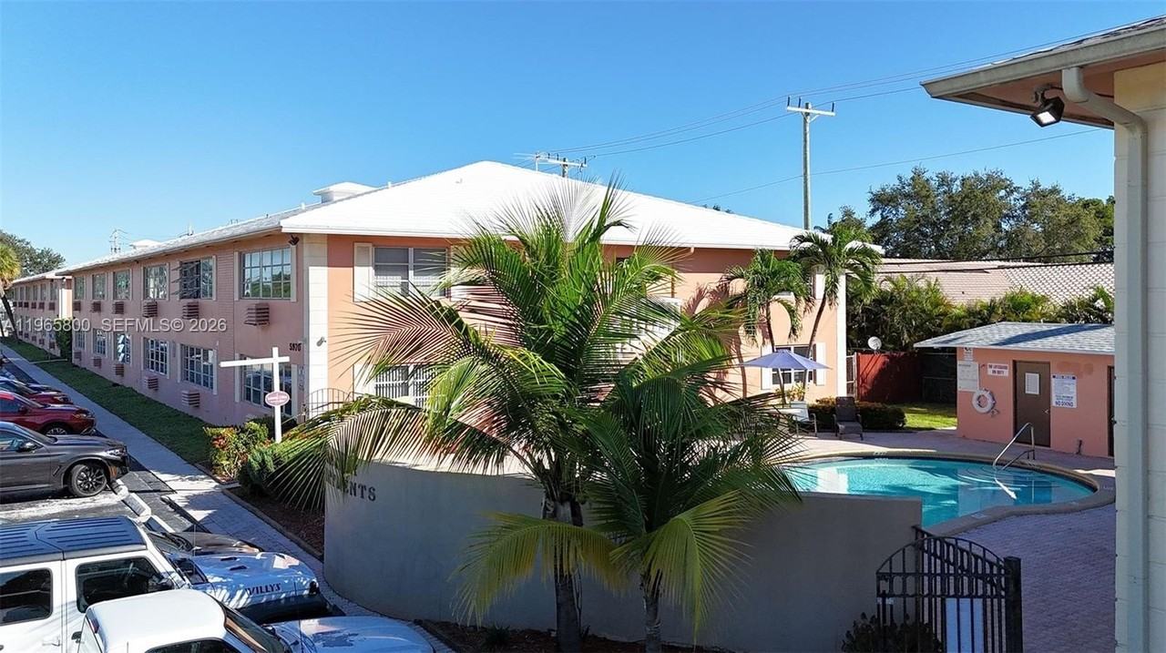 5990 Ne 18th Ave #926 - Photo 2 of 13